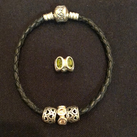 Pandora bracelet and charms bundle - Picture 2 of 8
